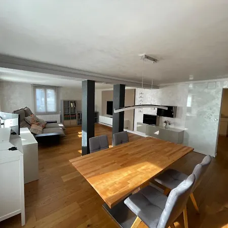 Schoene In Apartamento *